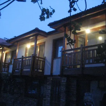Bulgary Village * Τσερνομόρετς